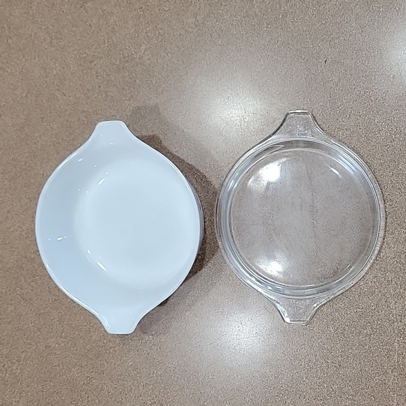 Vintage Pyrex Colonial Mist Casserole Dish! - Picture 3 of 16